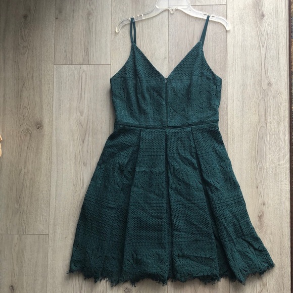 Cute short dress for chic soirée - Picture 1 of 1